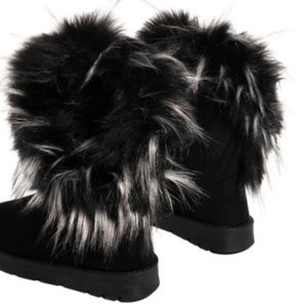 Asymmetrical Faux Fur Pull On Boots in Black - Picture 7 of 9